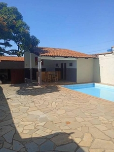 Casa com 2 quartos à venda, 90.0m²