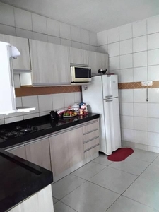 Casa com 2 quartos à venda