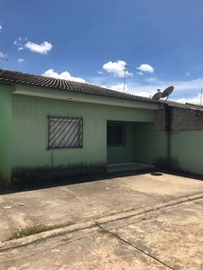 Casa com 2 quartos à venda