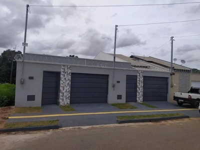 Casa com 3 quartos à venda, 141.0m²