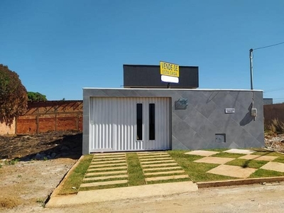 Casa com 3 quartos à venda, 165.0m²