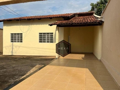 Casa com 3 quartos à venda, 384.0m²