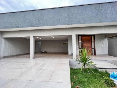 Casa com 3 quartos à venda, 394.0m²