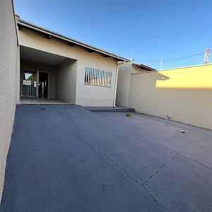 Casa com 3 quartos à venda, 83.0m²