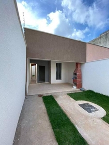 Casa com 3 quartos à venda, 95.0m²