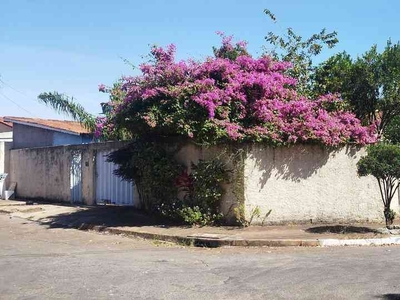 Casa com 3 quartos à venda no bairro Setor Rio Formoso, 334m²