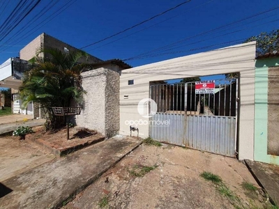 Casa com 4 quartos à venda, 420.0m²