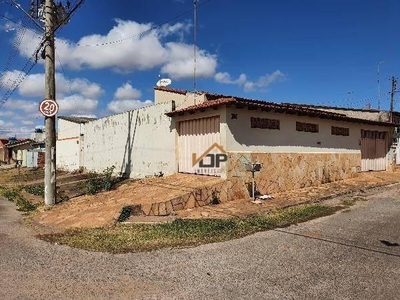 Casa com 6 quartos à venda, 264.0m²