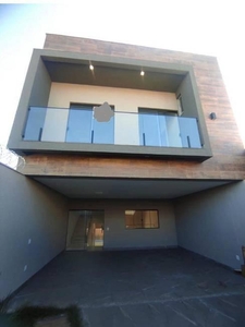 Cond. horizontal casa com 3 quartos à venda, 195.0m²