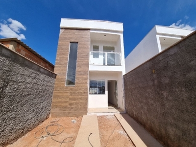 Excelente casa duplex disponível para venda em mateus leme.