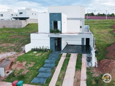 Sobrado com 3 quartos à venda, 300.0m²