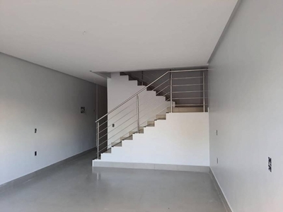 Sobrado com 4 quartos à venda, 200.0m²