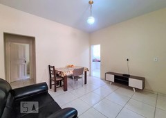 APARTAMENTO no 1º andar com 2 dormitórios