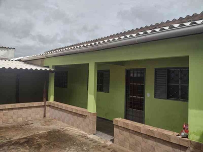 Casa com 4 quartos para alugar no bairro Setor Tradicional, 160m²