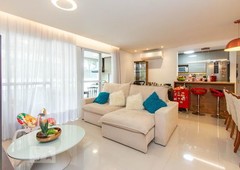 APARTAMENTO no 1º andar com 2 dormitórios e 2 garagens