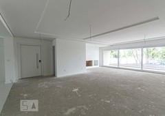 APARTAMENTO no 1º andar com 3 dormitórios e 3 garagens