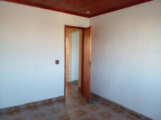 Alugo Ótimo Apartamento de 02 quartos no BNH (Mesquita)