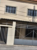 Sobrado para aluguel possui 80 metros quadrados com 2 quartos em Centro - Nilópolis - RJ