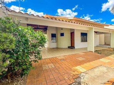 Casa com 3 dormitórios para alugar, 210 m² por R$ 4.341,60/mês - Plano Diretor Sul - Palma