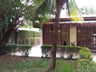 Casa Cond. Uirapuru na Av. Recife em frente Assembleia - R$ 4.200,00