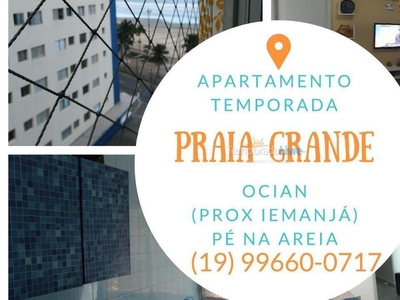 Disponível Carnaval. Apartamento de esquina com a praia todo equipado.