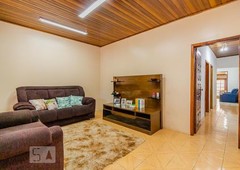 CASA com 3 dormitórios e 2 garagens