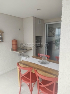 Apartamento à venda por R$ 750.000