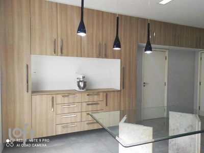 Apartamento à venda em Higienópolis com 193 m², 3 quartos, 1 suíte, 1 vaga