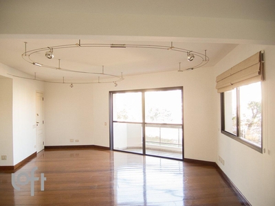 Apartamento à venda em Vila Madalena com 124 m², 2 quartos, 2 suítes, 3 vagas