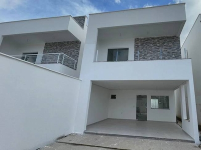 Casa com 3 Quartos e 2 banheiros à Venda, 148 m² por R$ 550.000