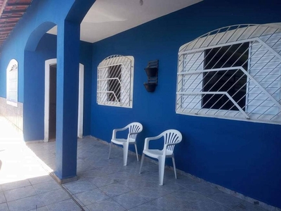 Casa com 3 Quartos e 2 banheiros à Venda, 182 m² por R$ 360.000