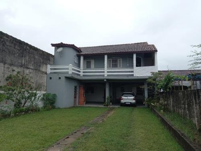 Casa com 3 Quartos e 2 banheiros à Venda, 191 m² por R$ 299.000