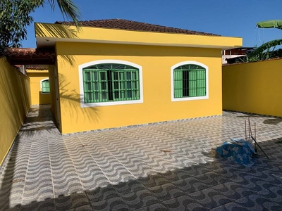 Casa com 4 Quartos e 2 banheiros à Venda, 180 m² por R$ 350.000