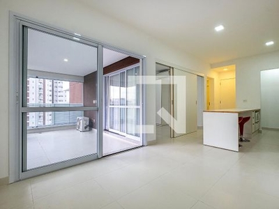 APARTAMENTO no 9º andar mobiliado com 1 dormitório e 1 garagem