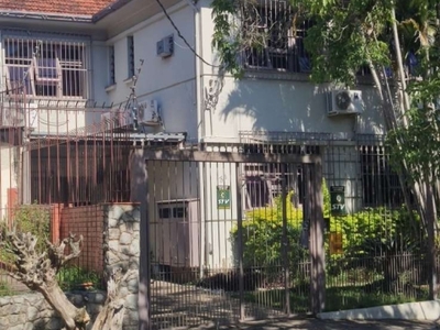 Casa com 8 quartos à venda na rua lavradio, 34, petrópolis, porto alegre por r$ 999.000