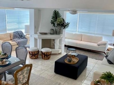 Incrível cobertura duplex de 300m2, com uma linda vista do mar a 100m da praia de atlântida!
decorada e mobiliada para venda tudo novo e impecável! é só entrar e curtir com a família!