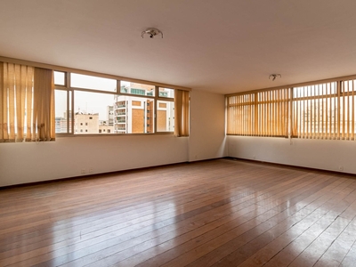 Apartamento à venda em Santa Cecília com 232 m², 4 quartos, 1 suíte, 3 vagas