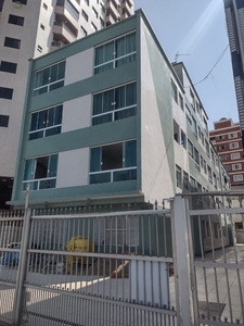 Apartamento em Vila Tupi, Praia Grande/SP de 45m² 2 quartos à venda por R$ 159.000,00