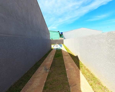 Casa a venda no Campo de Santana, com 02 quartos, quintal e vaga de garagem, podendo ser f