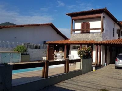 Casa em Piratininga, Niterói/RJ de 287m² 3 quartos à venda por R$ 959.000,00