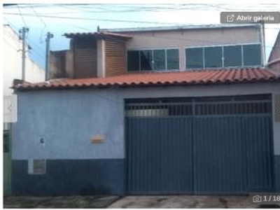 Vendo linda casa sobrado