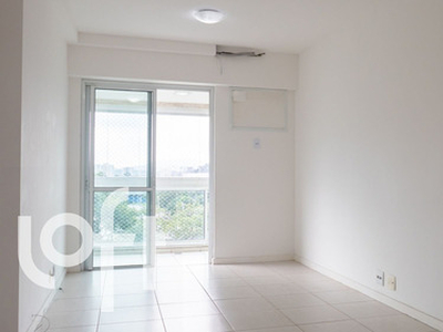 Apto Camorim | 2 Quartos | 69 M² | Cond: R$800.0 | 2 Vagas