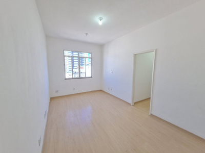 Apto Tijuca | 2 Quartos | 70 M² | Cond: R$980.0 | 0 Vagas