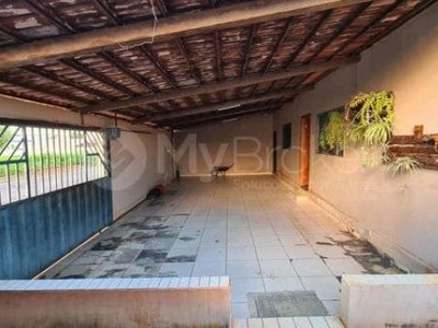 Casa com 3 quartos à venda na Avenida Desembargador Antônio Perilo, Ilda, Aparecida de Goiânia, 382 m2 por R$ 485.000