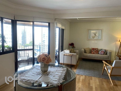 Apartamento à venda em Campo Belo com 150 m², 3 quartos, 3 suítes, 3 vagas