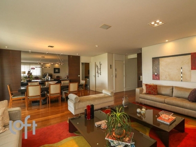 Apartamento à venda em Campo Belo com 240 m², 4 quartos, 3 suítes, 4 vagas