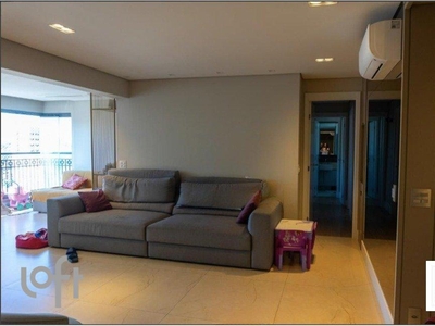 Apartamento à venda em Santo Amaro com 137 m², 3 quartos, 3 suítes, 3 vagas