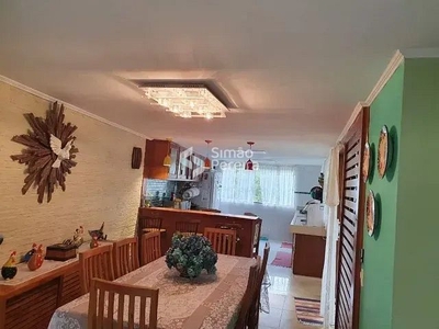 Casa em Araras, Petrópolis/RJ de 250m² 5 quartos à venda por R$ 849.000,00