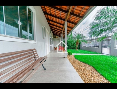 Casa no Bairro Escola Agrícola em Blumenau com 4 Dormitórios (1 suíte) e 435 m²