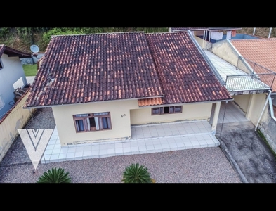 Casa no Bairro Progresso em Blumenau com 3 Dormitórios e 217 m²